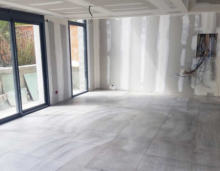 Rénovation d'une maison individuelle à Lagny Sur Marne: Plâtrerie et Isolation par Legendre Frères