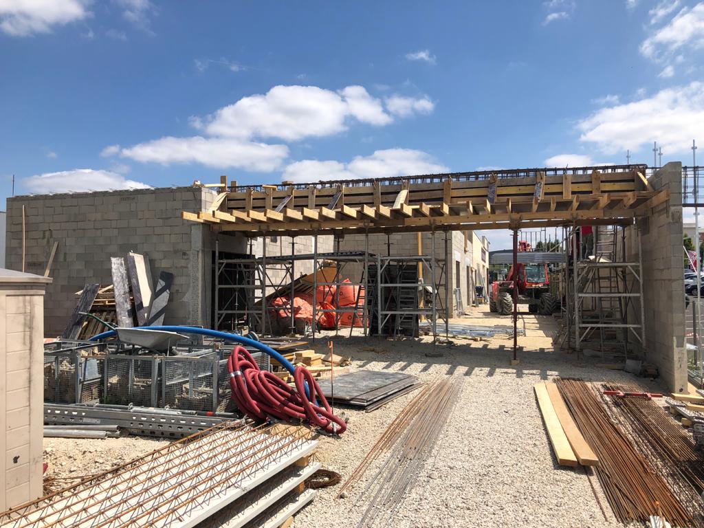 Chantier d'extension du funérarium de Mareuil-lès-Meaux, réalisé par l'entreprise Legendre Frères