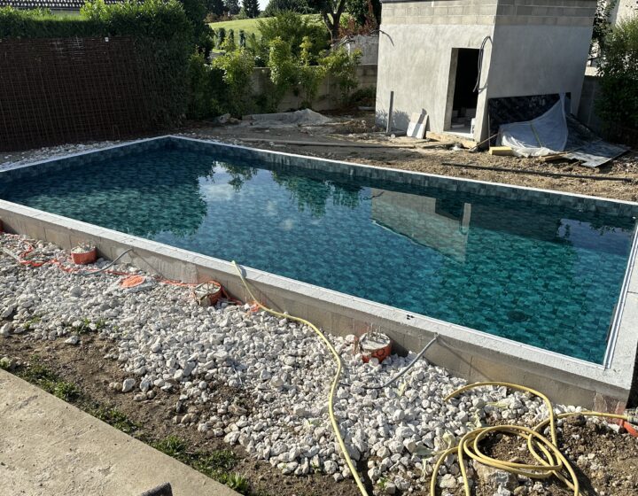 Piscine familiale en béton à Annet-sur-Marne