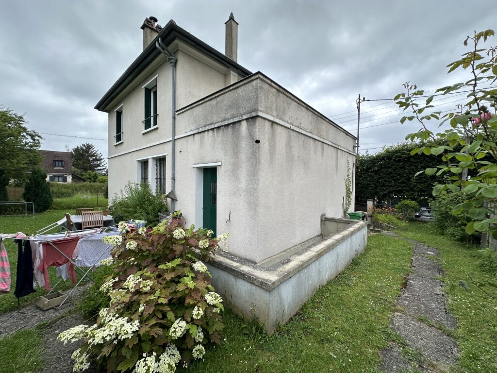 Rénovation thermique extérieure incluant les combles.